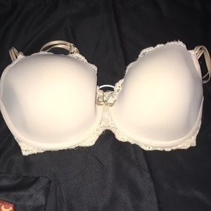 🌺Chantelle Lightly Lined Bra Cup 😍 Gently Worn